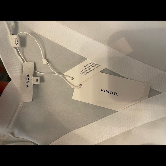 New - Vince 💯% silk top - Picture 9 of 10